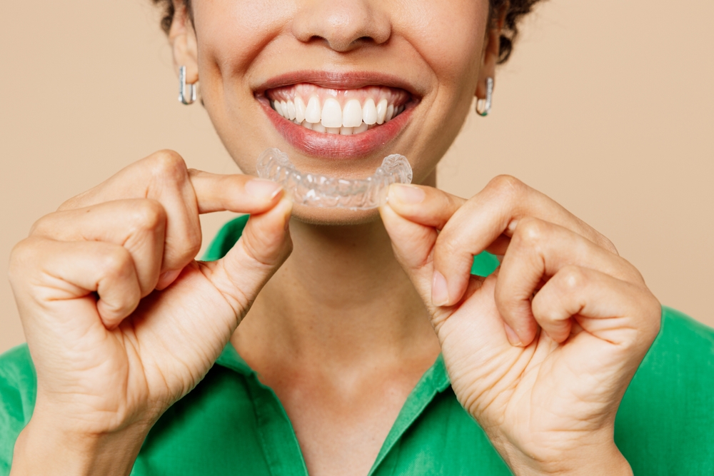 Close,Up,Cropped,Young,Woman,Of,African,American,Ethnicity,Wear